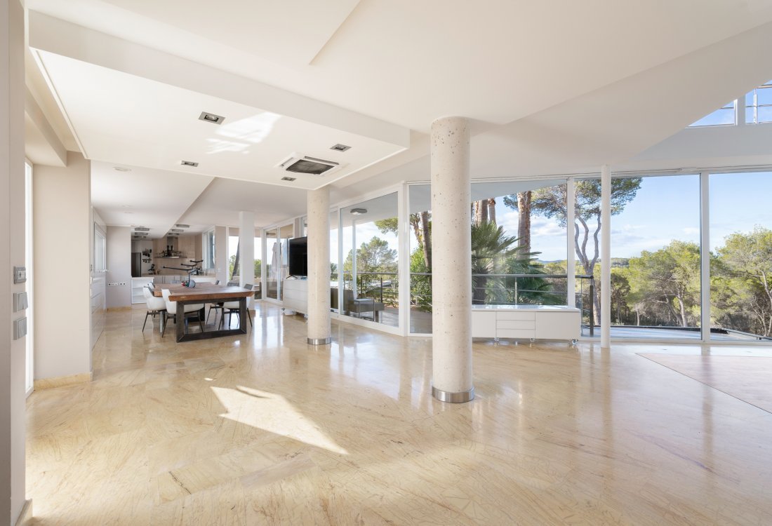 Beverly Hills-style villa in a private setting - 10