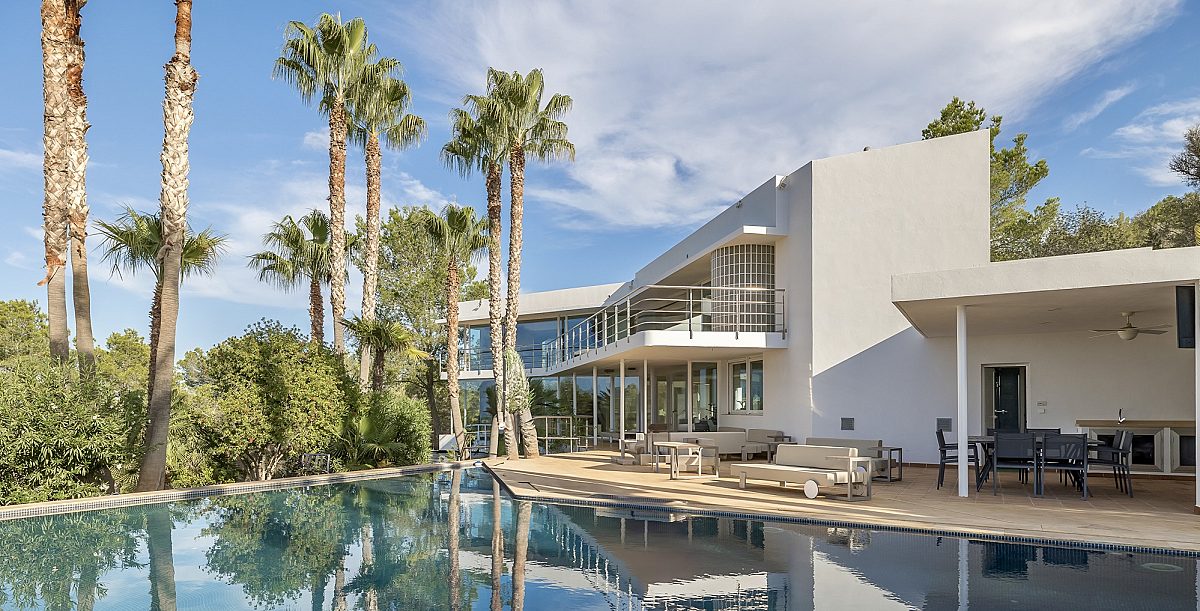 Beverly Hills-style villa in a private setting - 1
