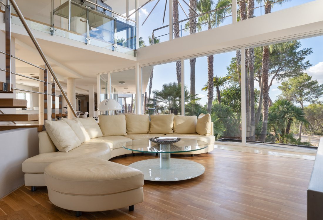 Beverly Hills-style villa in a private setting - 2