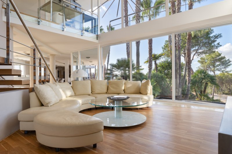 Beverly Hills-style villa in a private setting - 2