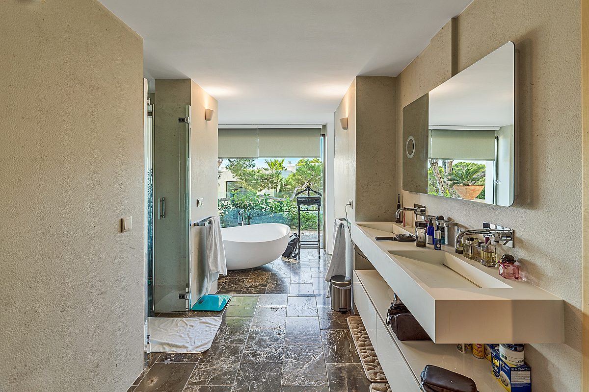 Renovierte Villa mit Meerblick mit zwei Einheiten - 9