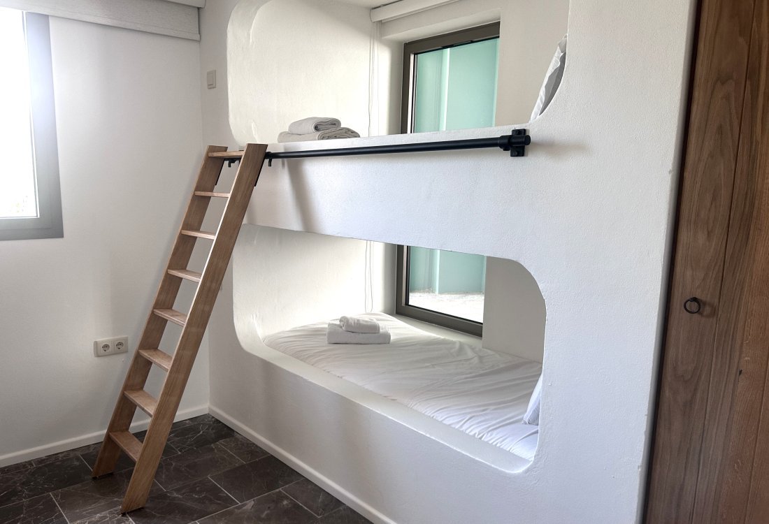 Newly renovated seaview villa with two units - 10