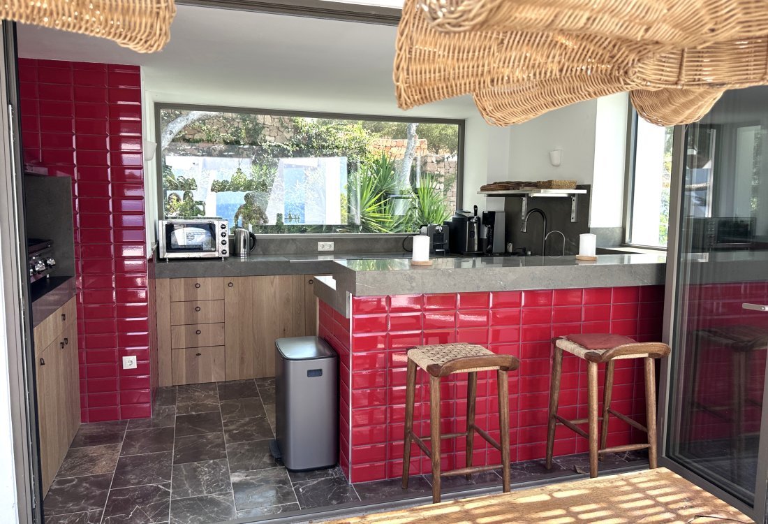 Newly renovated seaview villa with two units - 11