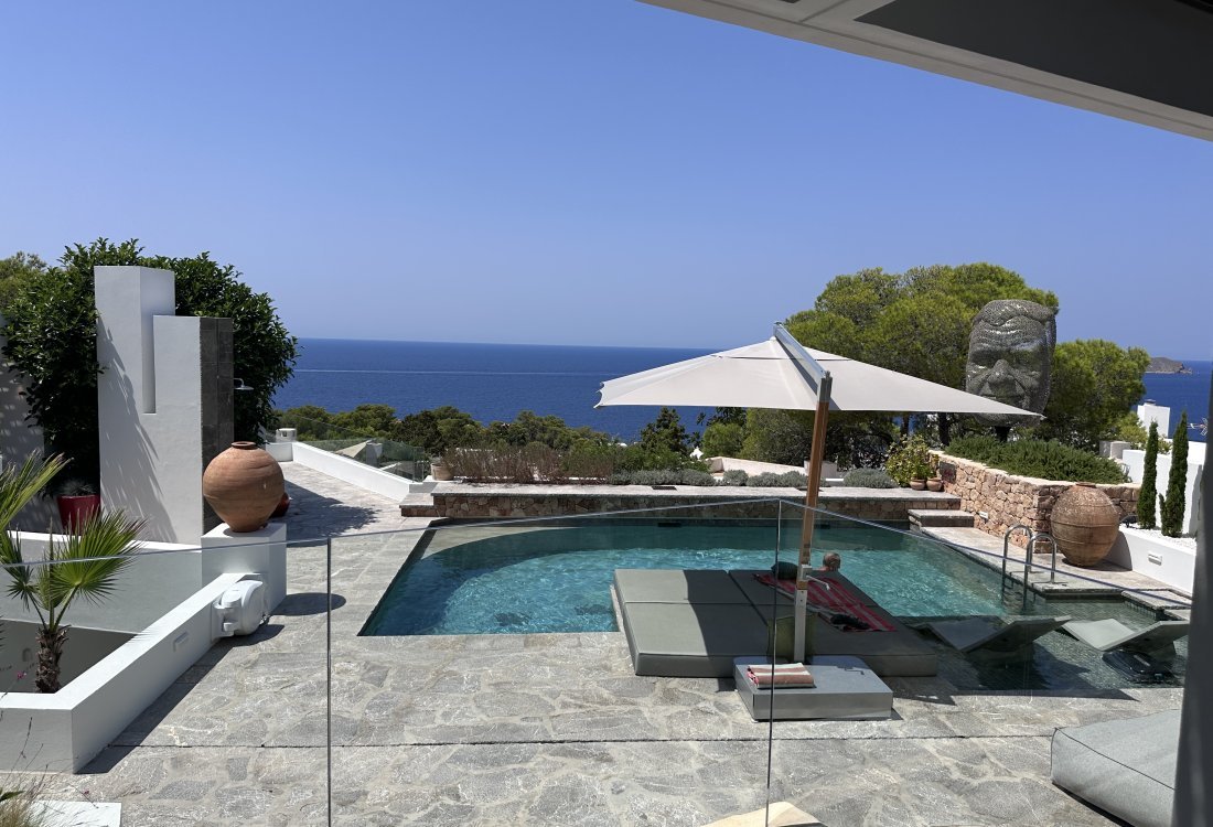 Newly renovated seaview villa with two units - 2