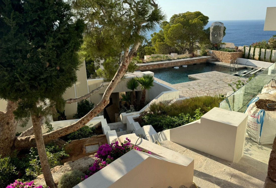 Newly renovated seaview villa with two units - 5