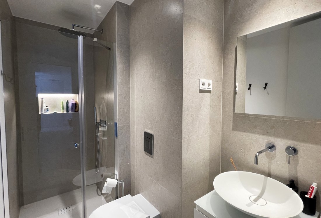 Lujoso ático con piscina privada en exclusiva residencia - 15