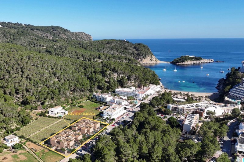 Adosado de obra nueva junto a la playa - 5