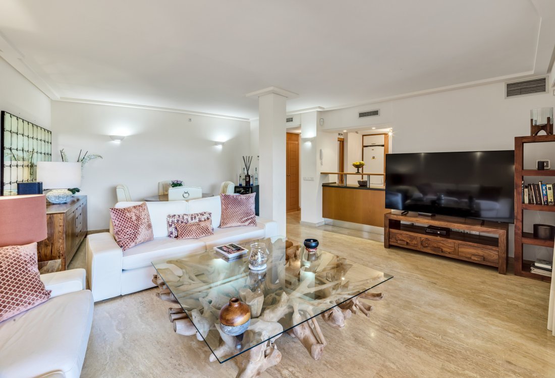 Peaceful apartment with views to the green in gated community - 2