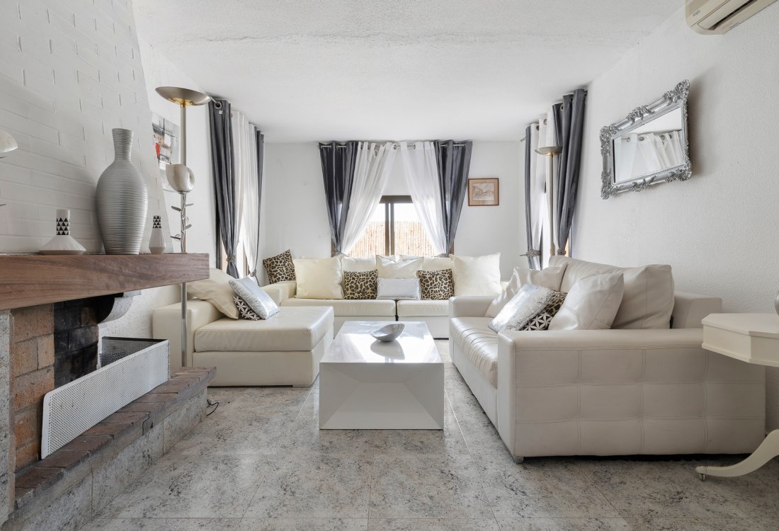 Charming house with private pool close to town - 7