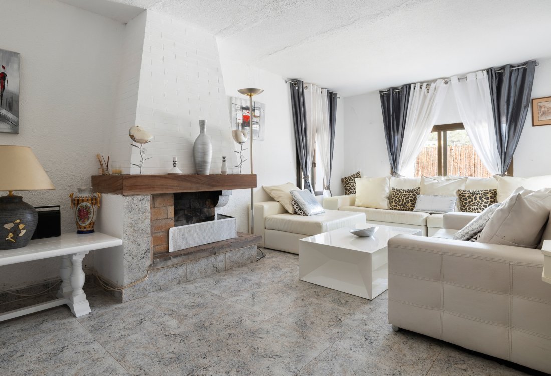 Charming house with private pool close to town - 5