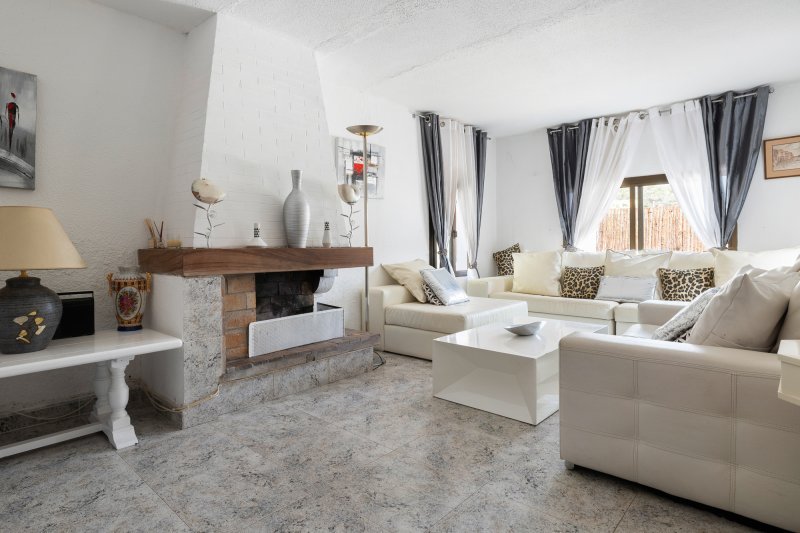 Charming house with private pool close to town - 5