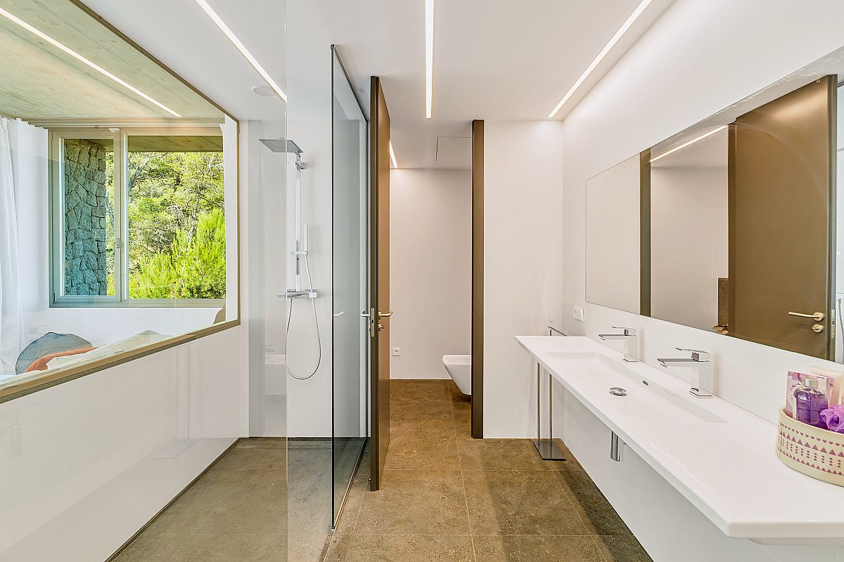 Contemporary villa in pine forest with sea views - 10
