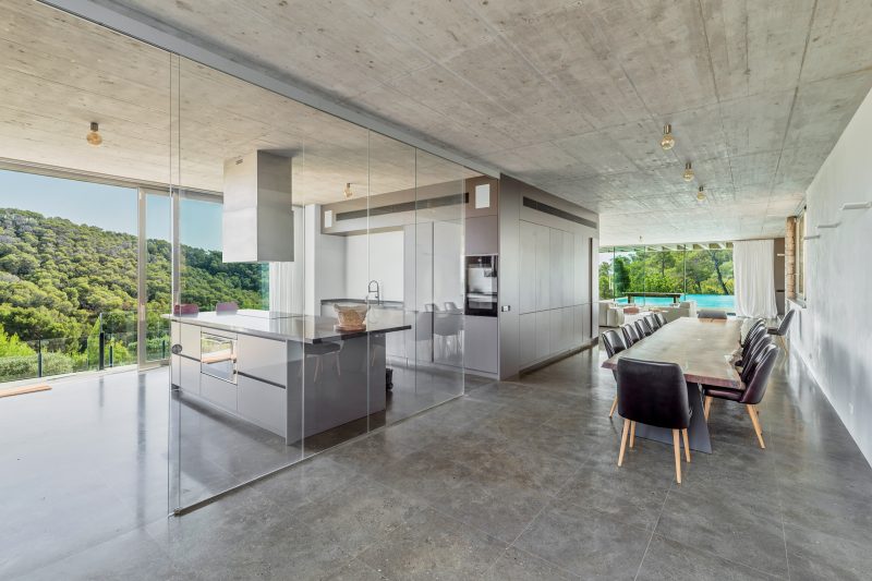 Contemporary villa in pine forest with sea views - 4