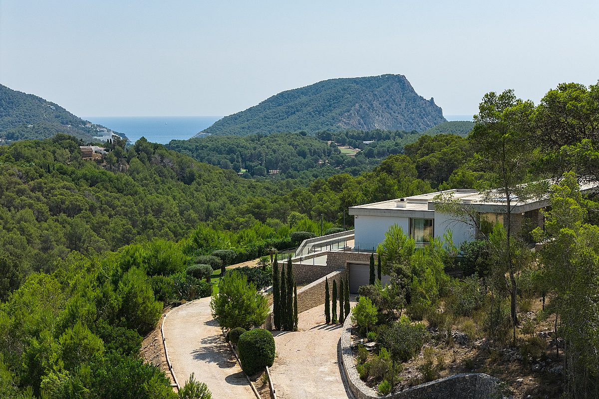 Contemporary villa in pine forest with sea views - 15