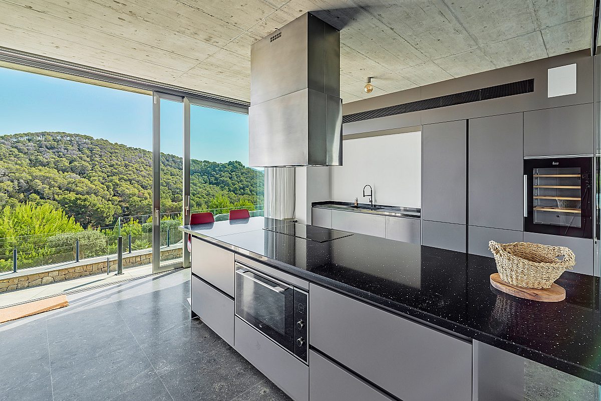 Contemporary villa in pine forest with sea views - 8