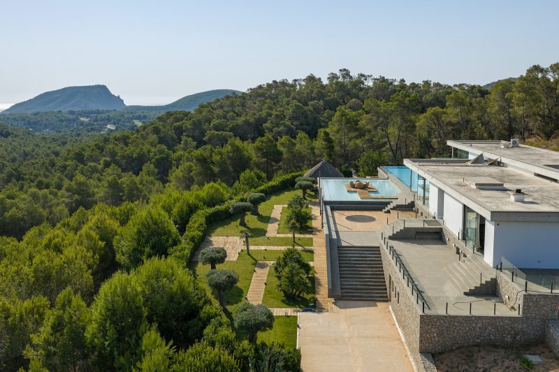 Contemporary villa in pine forest with sea views - 3