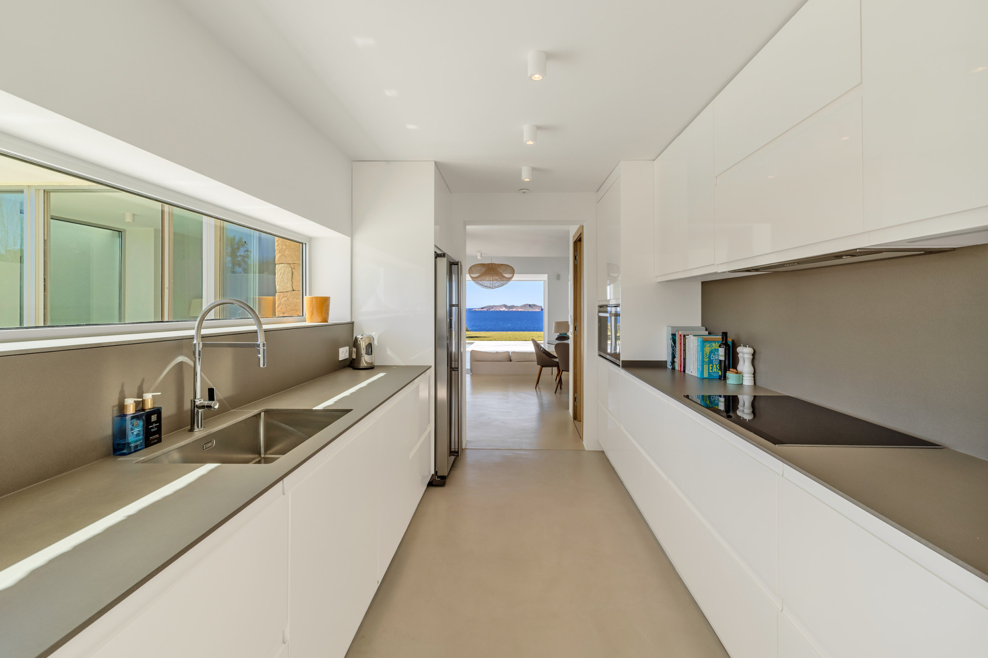 Elegante villa frente al mar con acceso privado - 12