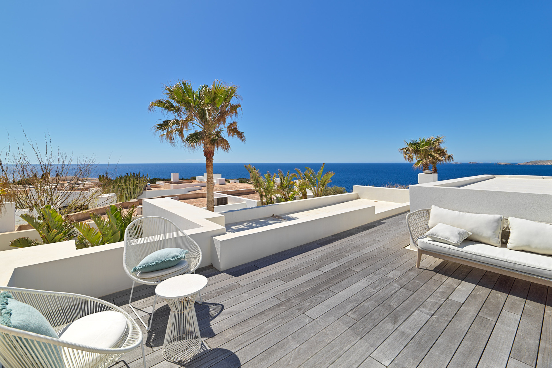 Elegante villa frente al mar con acceso privado - 26