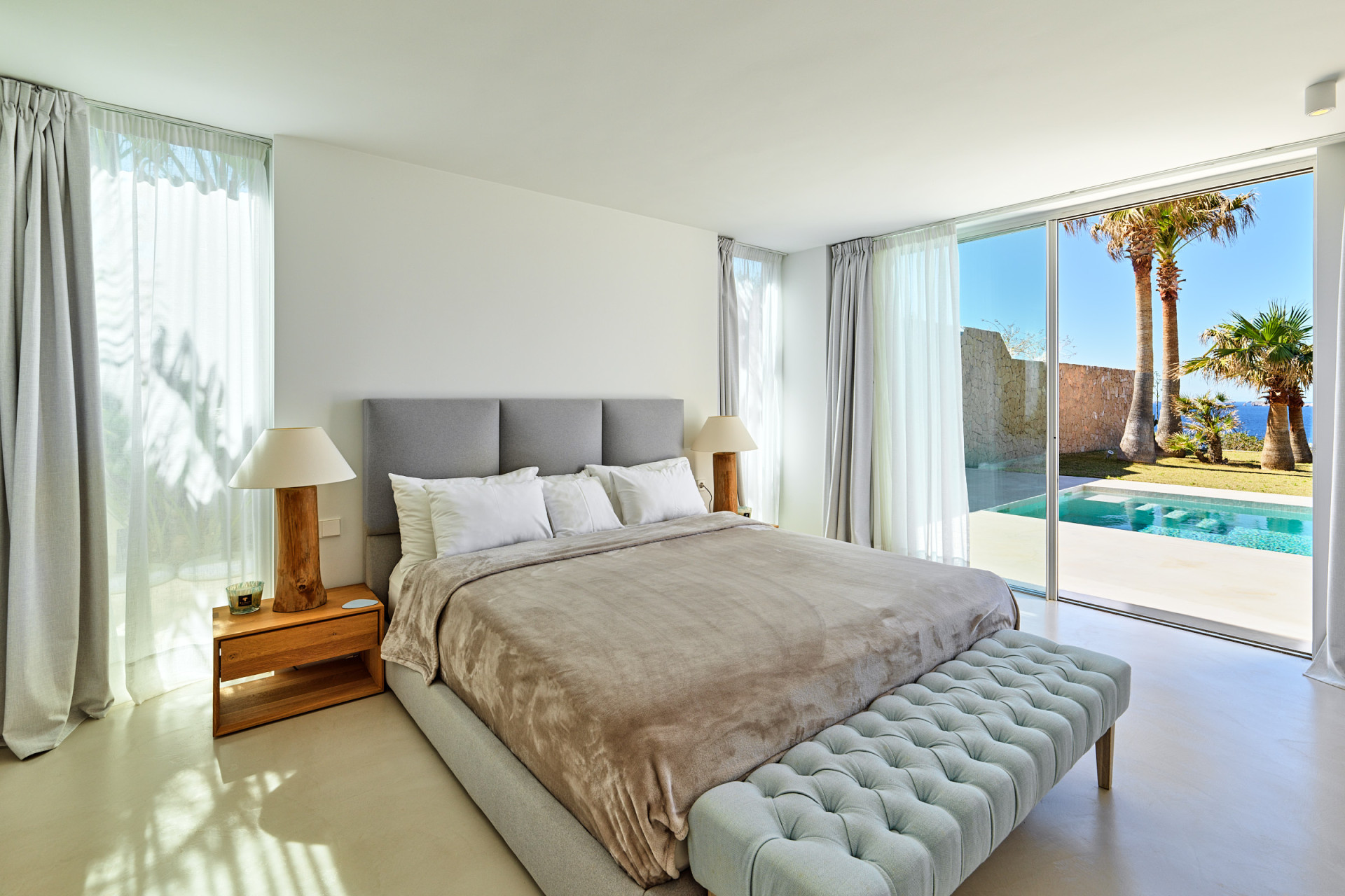 Elegante villa frente al mar con acceso privado - 15