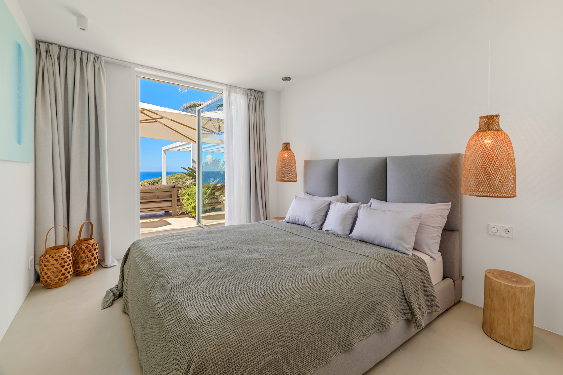 Elegante villa frente al mar con acceso privado - 13