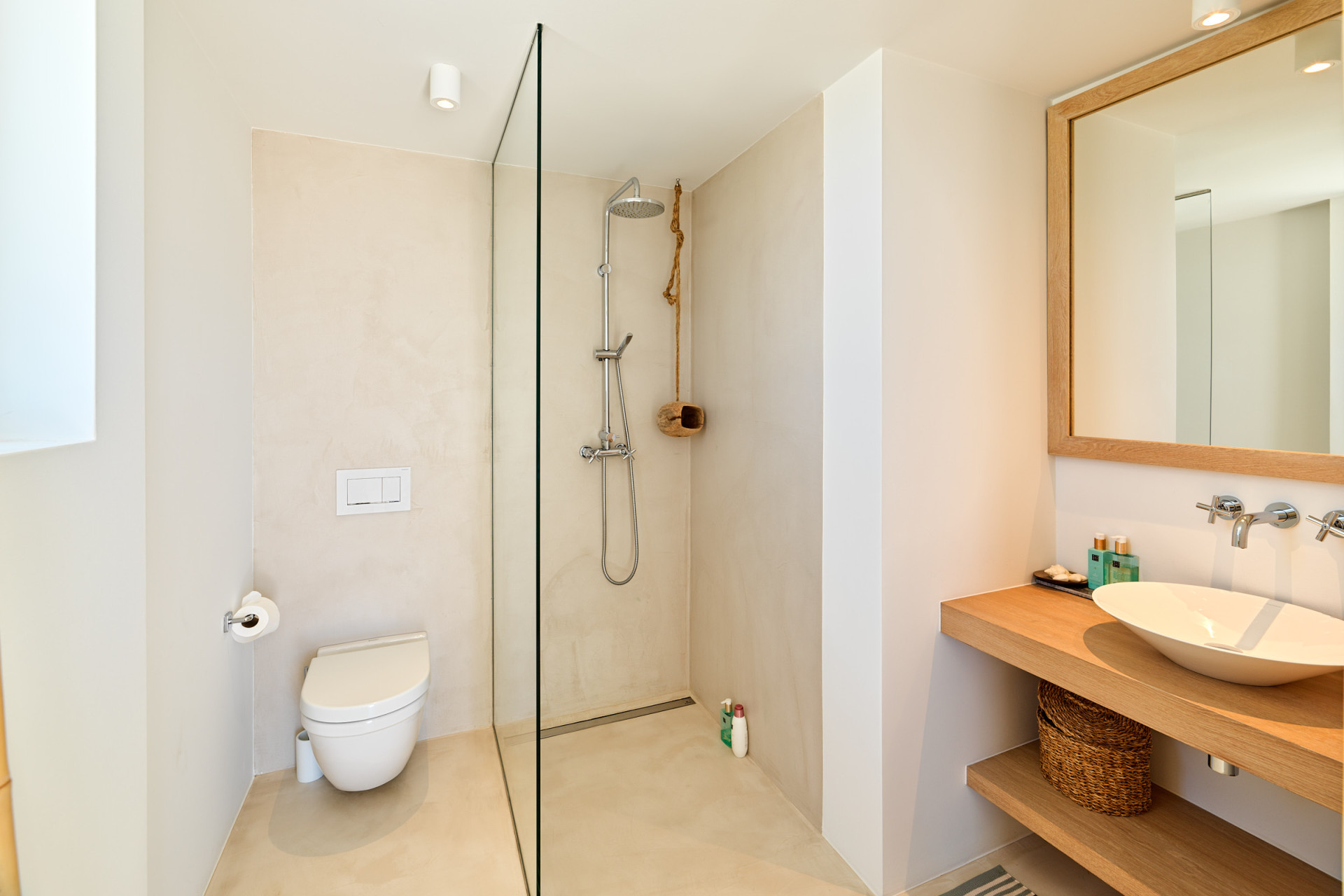 Elegante villa frente al mar con acceso privado - 18