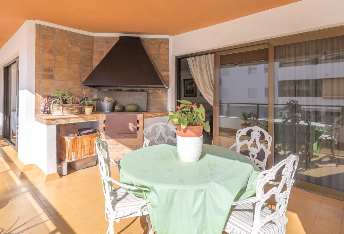 Amplio y luminoso apartamento con gran terraza - 16
