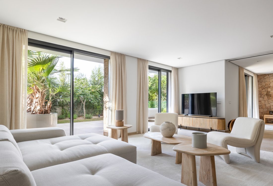 Exclusive new-build flat near the beach - 1