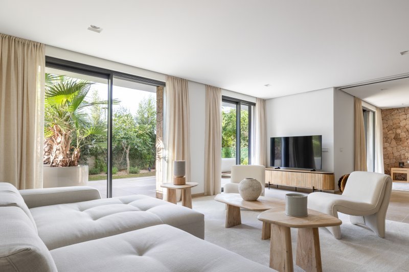 Exclusive new-build flat near the beach - 1