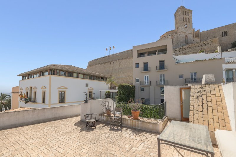 Mediterranean design in the heart of old town - 3
