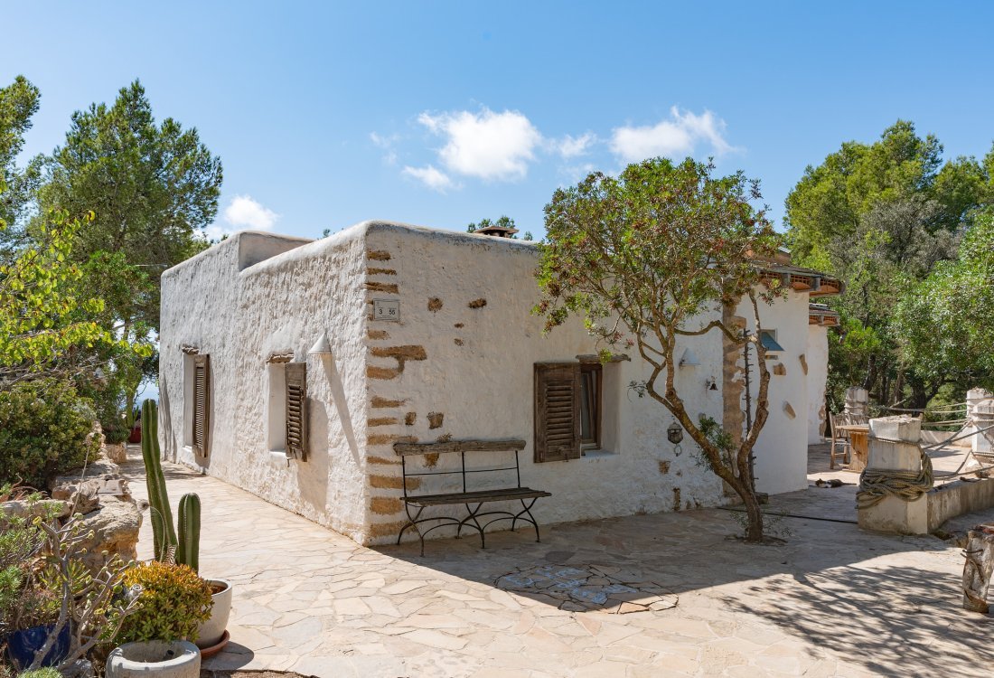 Finca histórica aislada con licencia turística - 13