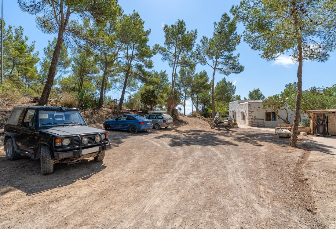 Finca histórica aislada con licencia turística - 12