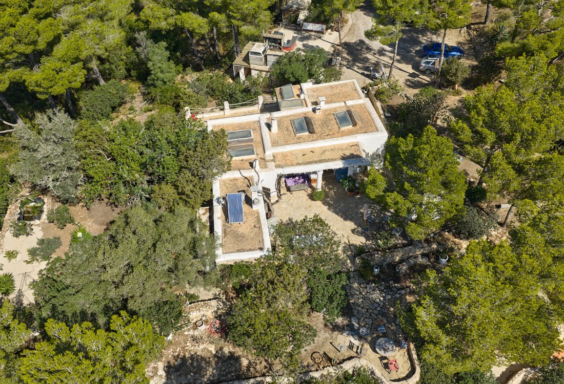 Finca histórica aislada con licencia turística - 2