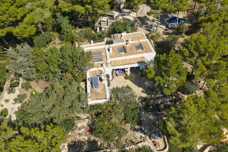 Finca histórica aislada con licencia turística - 2