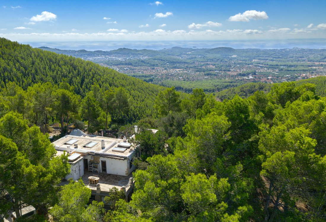 Historic finca in secluded location with a tourist license - 1