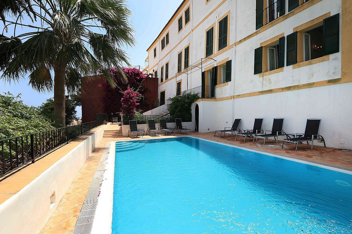 Exclusive apartment in a historic old town building - 2