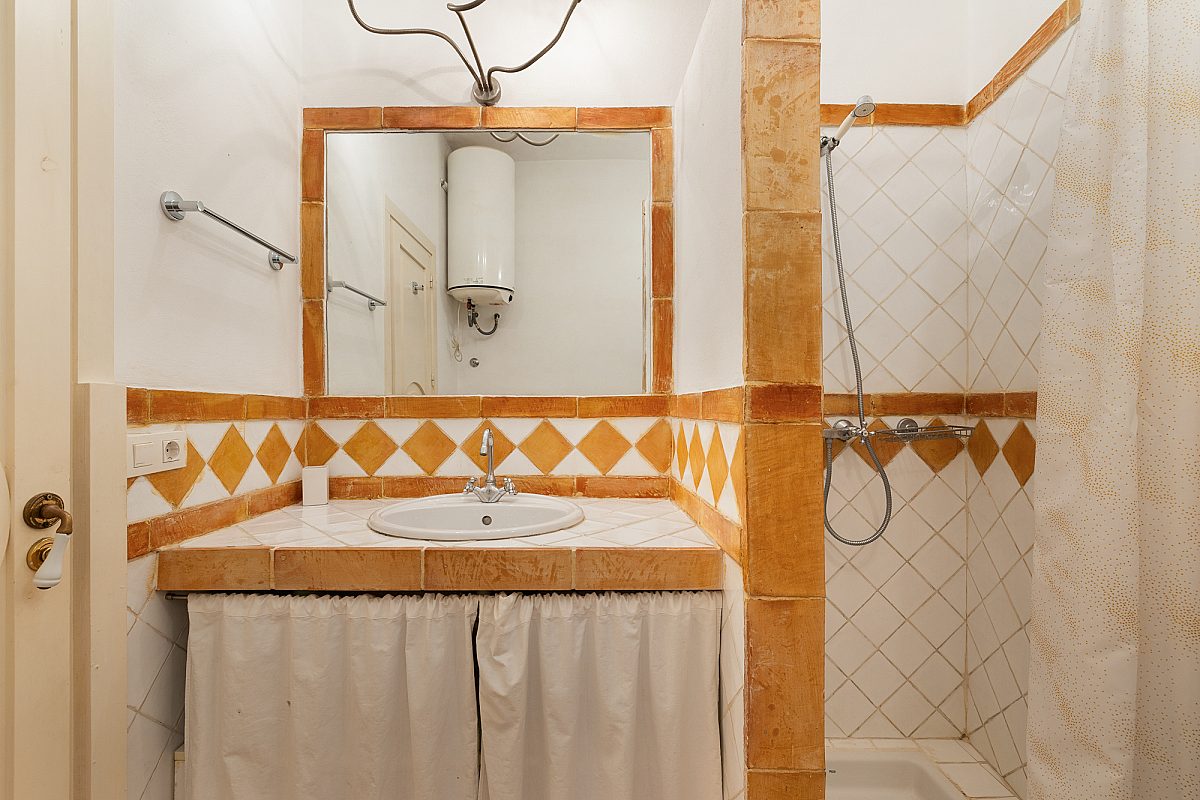 Exclusive apartment in a historic old town building - 10