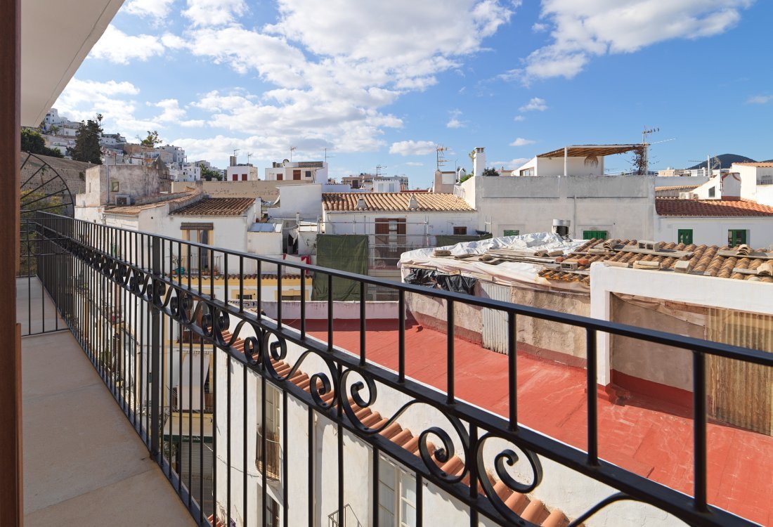 Newly renovated apartment in the Marina of Ibiza - 3