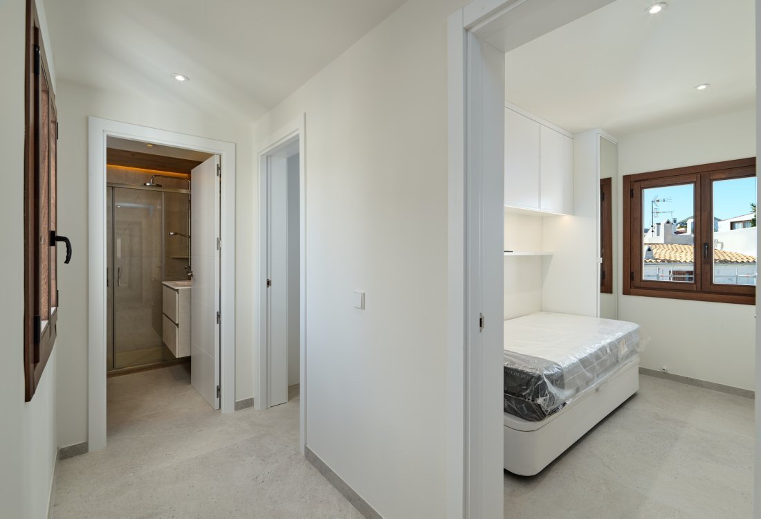 Newly renovated apartment in the Marina of Ibiza - 8