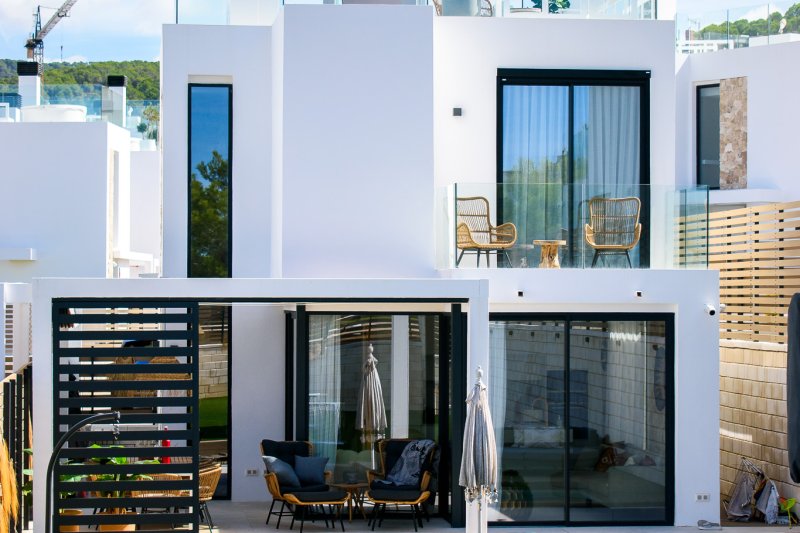 Elegant newly built villa near the beach - 1