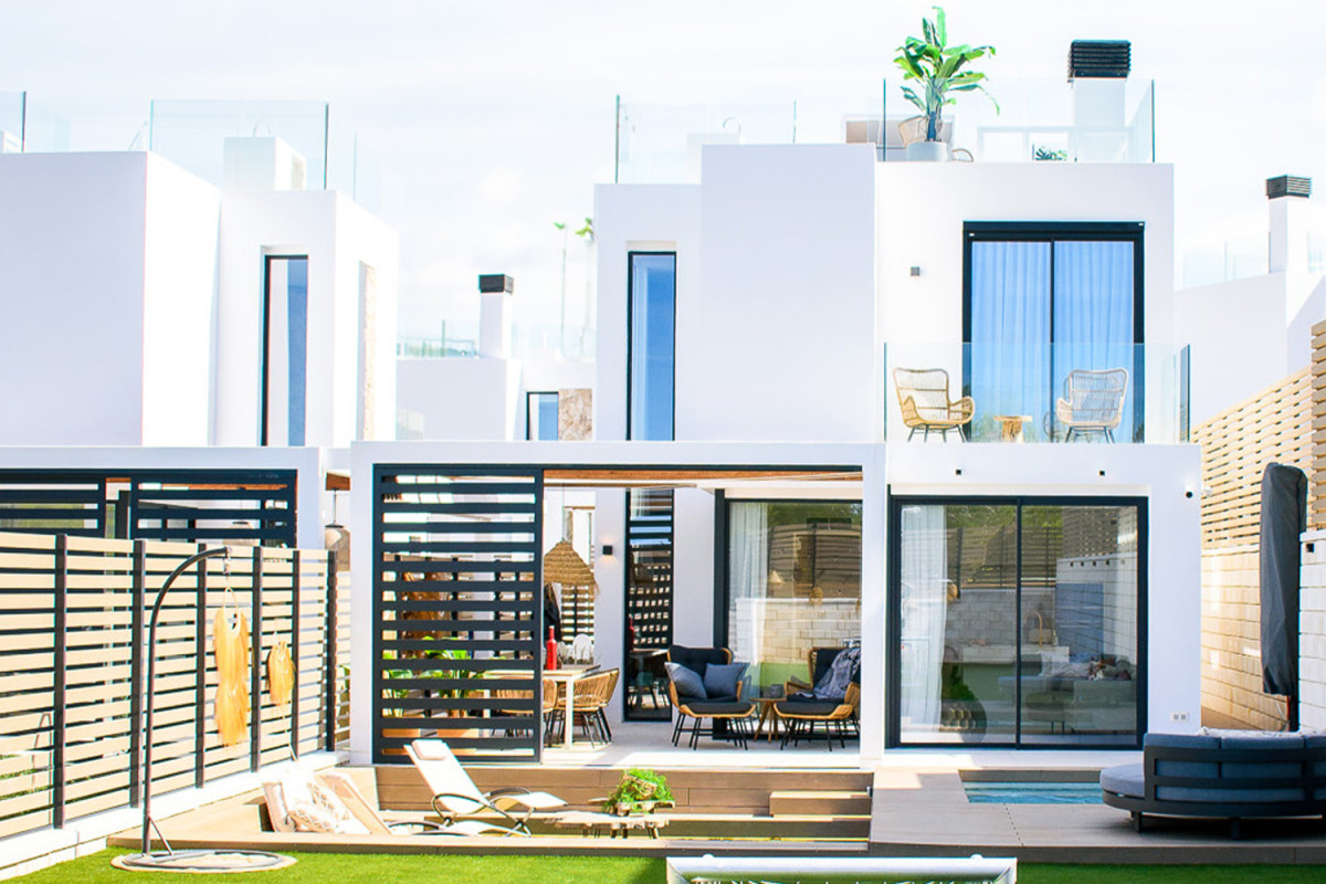 Elegant newly built villa near the beach - 1