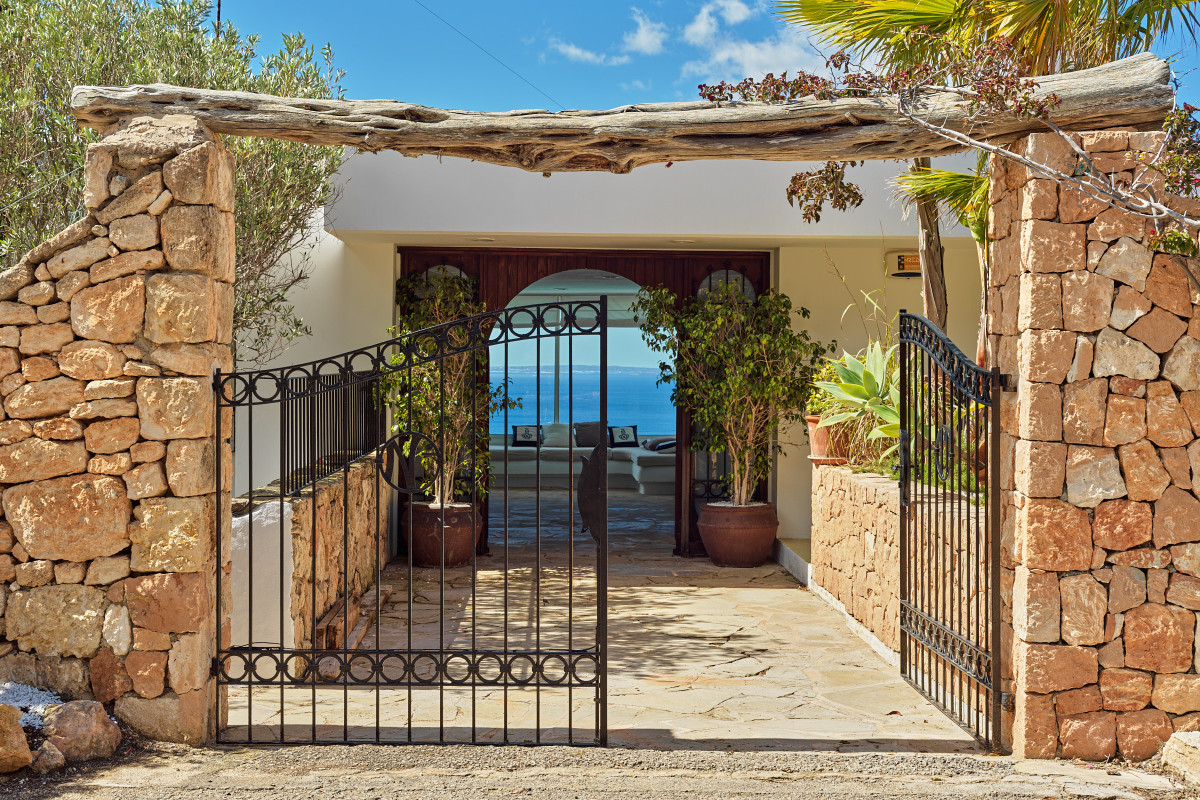 Spectacular mediterranean villa with panoramic sea views - 3