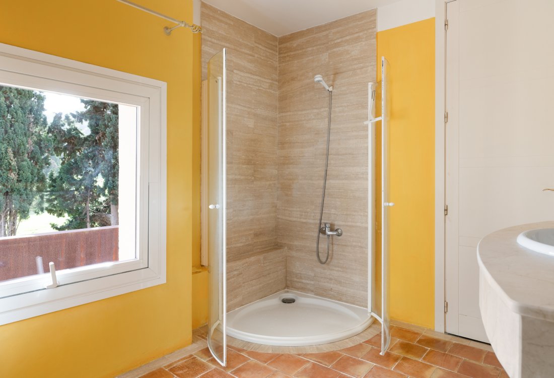 Townhouse with private pool and golf views - 8