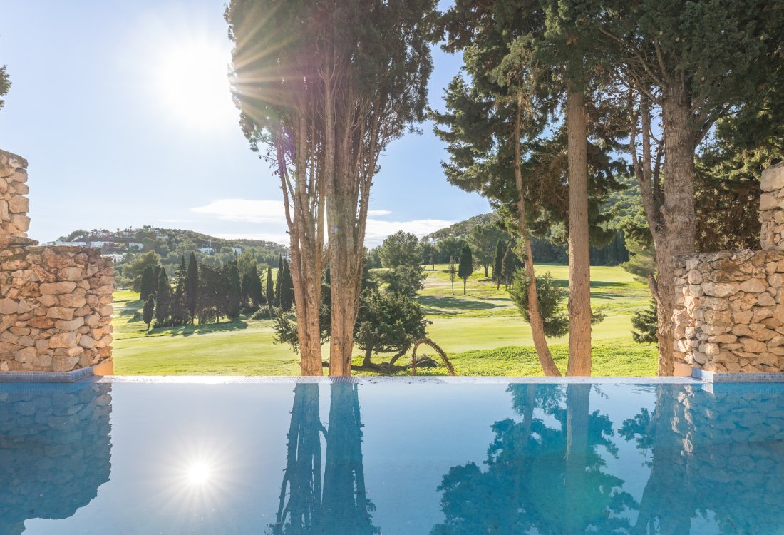 Townhouse with private pool and golf views - 1