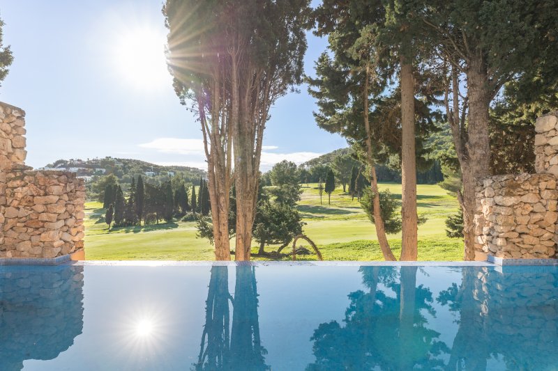 Townhouse with private pool and golf views - 1