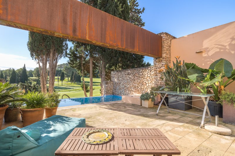 Townhouse with private pool and golf views - 2