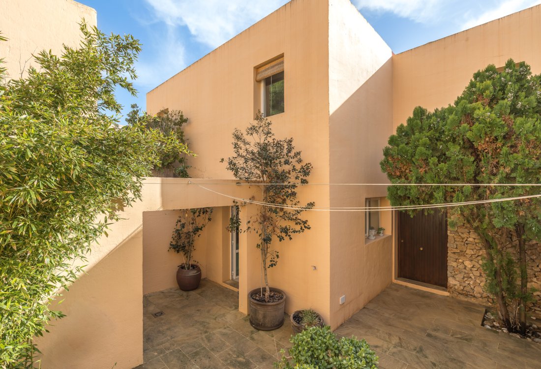 Townhouse with private pool and golf views - 12