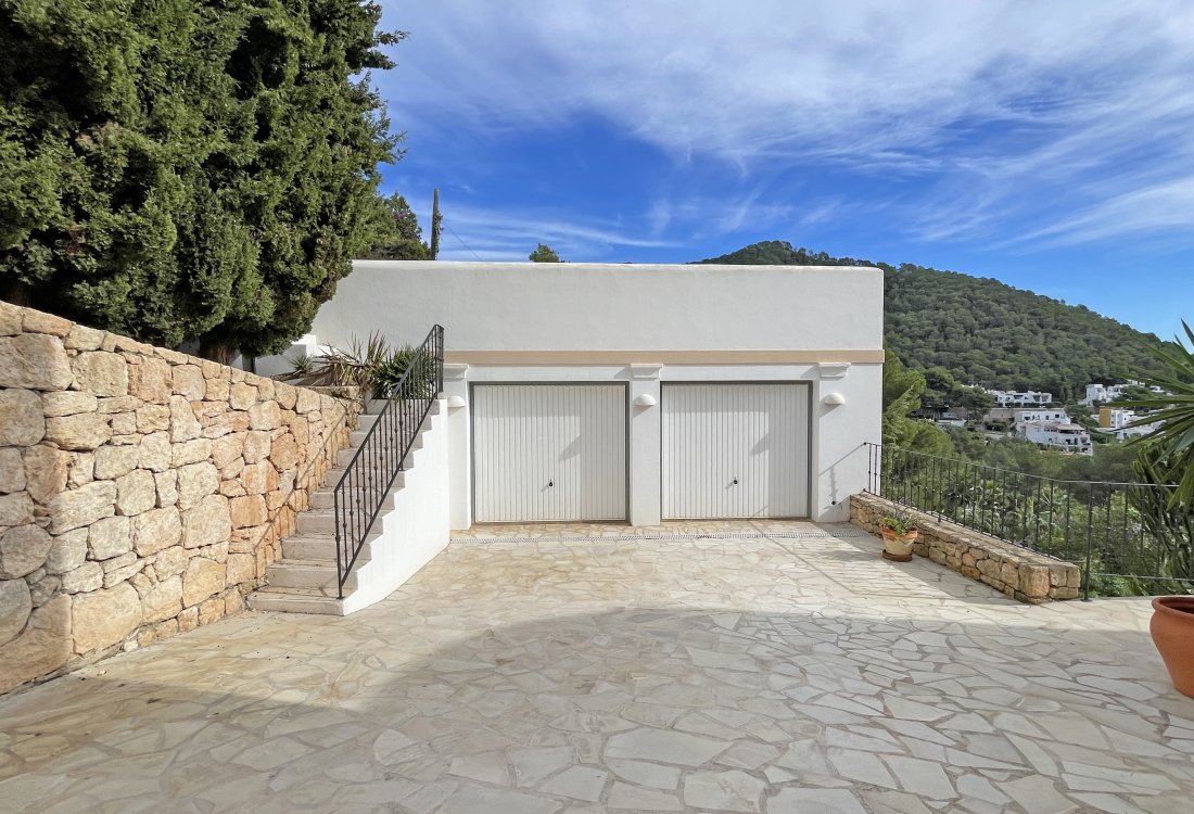 Exclusive Coastal Villa in Cala Llonga - 23