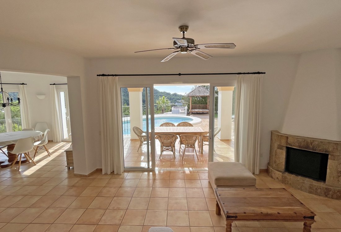 Exclusive Coastal Villa in Cala Llonga - 6