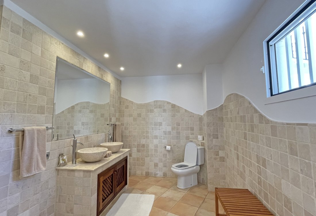 Exclusive Coastal Villa in Cala Llonga - 19