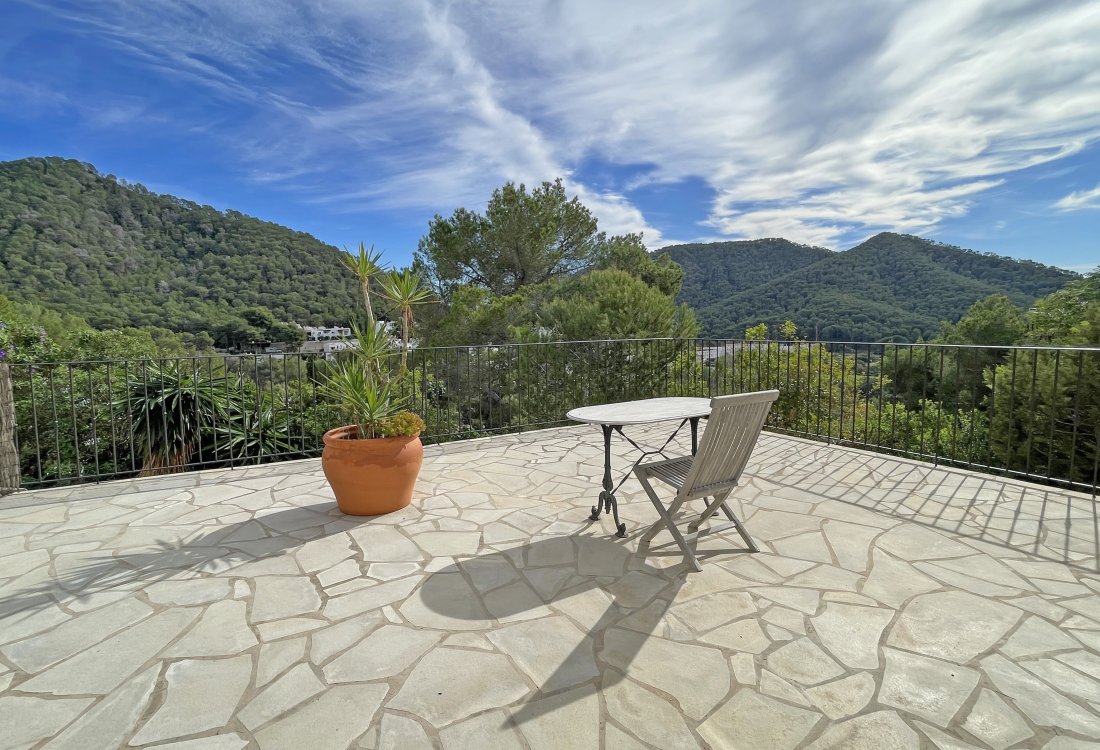 Exclusive Coastal Villa in Cala Llonga - 22